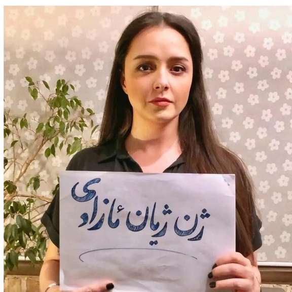 Iranian actress Taraneh Alidousti issued her photo last year without hijab supporting protests