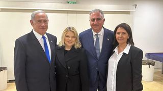 Iran’s Exiled Prince Meets Netanyahu Amid Tensions With Tehran