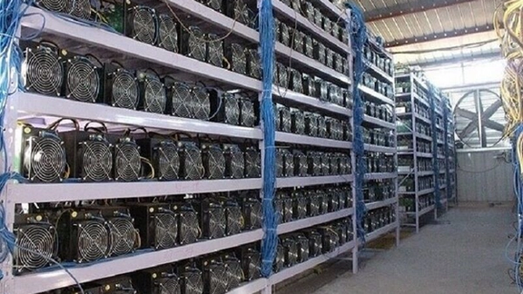 مدیرعامل توانیر نسبت به قاچاق گسترده دستگاههای استخراج رمزارز از چین به ایران هشدار داد