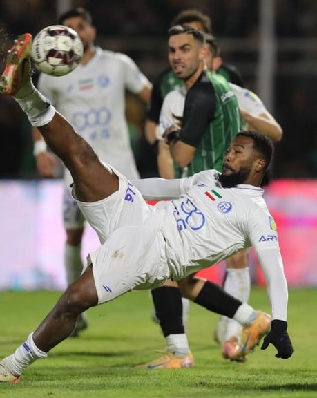 واکنش استقلال به ادعای معاون پیشین باشگاه:نازون در ترکیه و ایران مورد تایید پزشک قرار گرفت