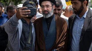 حذف یک یک مخالفان رهبری مجتبی خامنهای