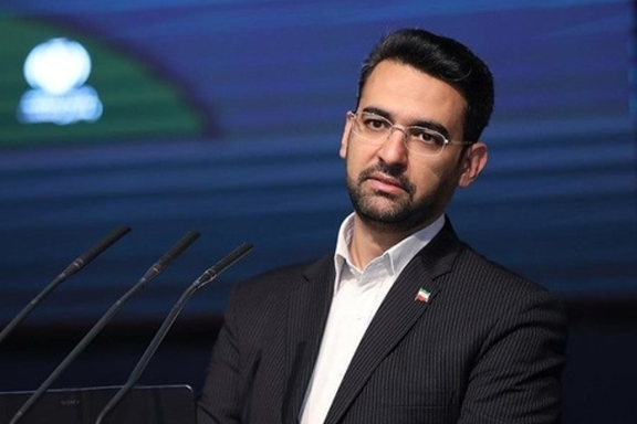 آذری جهرمی: پاسخ به سوال درباره فعالیت اینترنت ماهوارهای در ایران ساده نیست