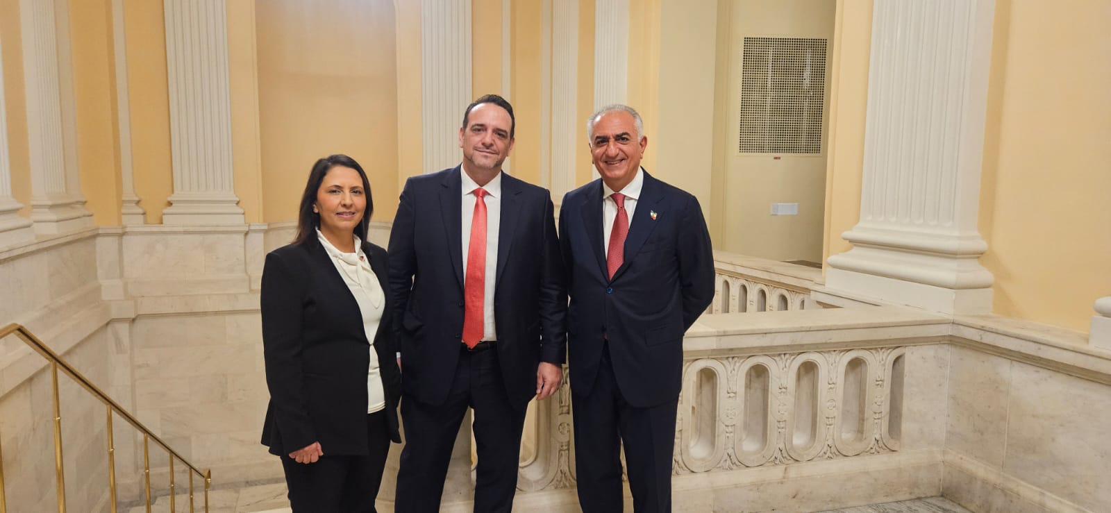 دیدار با وزیر اسرائیلی؛ شاهزاده رضا پهلوی: جامعه جهانی از مردم ایران حمایت کند