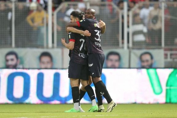 نساجی ۱-۲ پرسپولیس؛ تیم اوسمار ۱۰ نفره در کورس قهرمانی باقی ماند