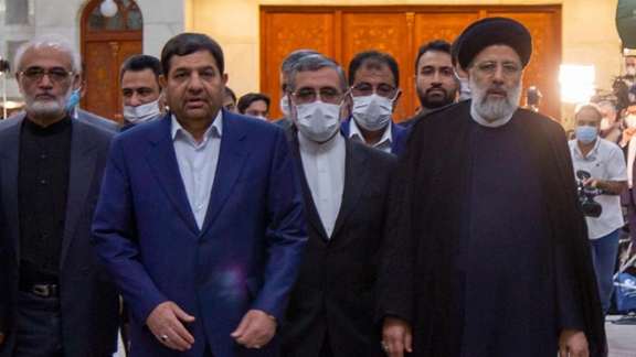 Mohammad Mokhber with President Ebrahim Raisi in August 2021