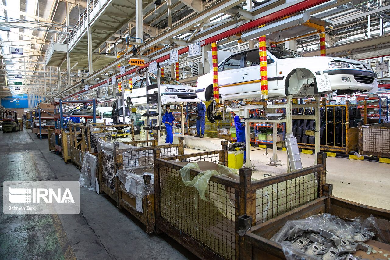 Iran's currency plunge signals deeper trouble for struggling economy