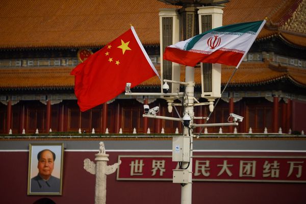 China oil sale dependence puts Iran in 'colonial trap', official frets
