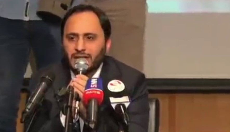 طلاب جامعة في طهران يمنعون المتحدث باسم الحكومة الإيرانية من الكلام: "لا نريد ضيفا قاتلاً"