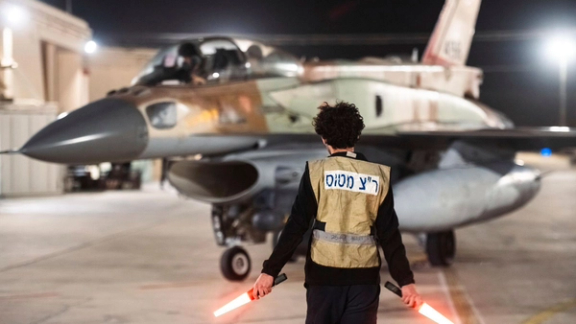 Israeli pilots exposed classified data on Iran attack preparations - Haaretz