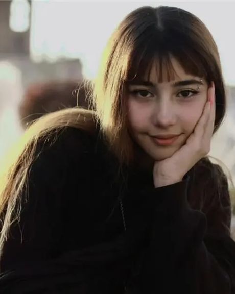 الإفراج عن ناشطة سياسية إيرانية عمرها 19 عامًا بكفالة ضخمة في أصفهان