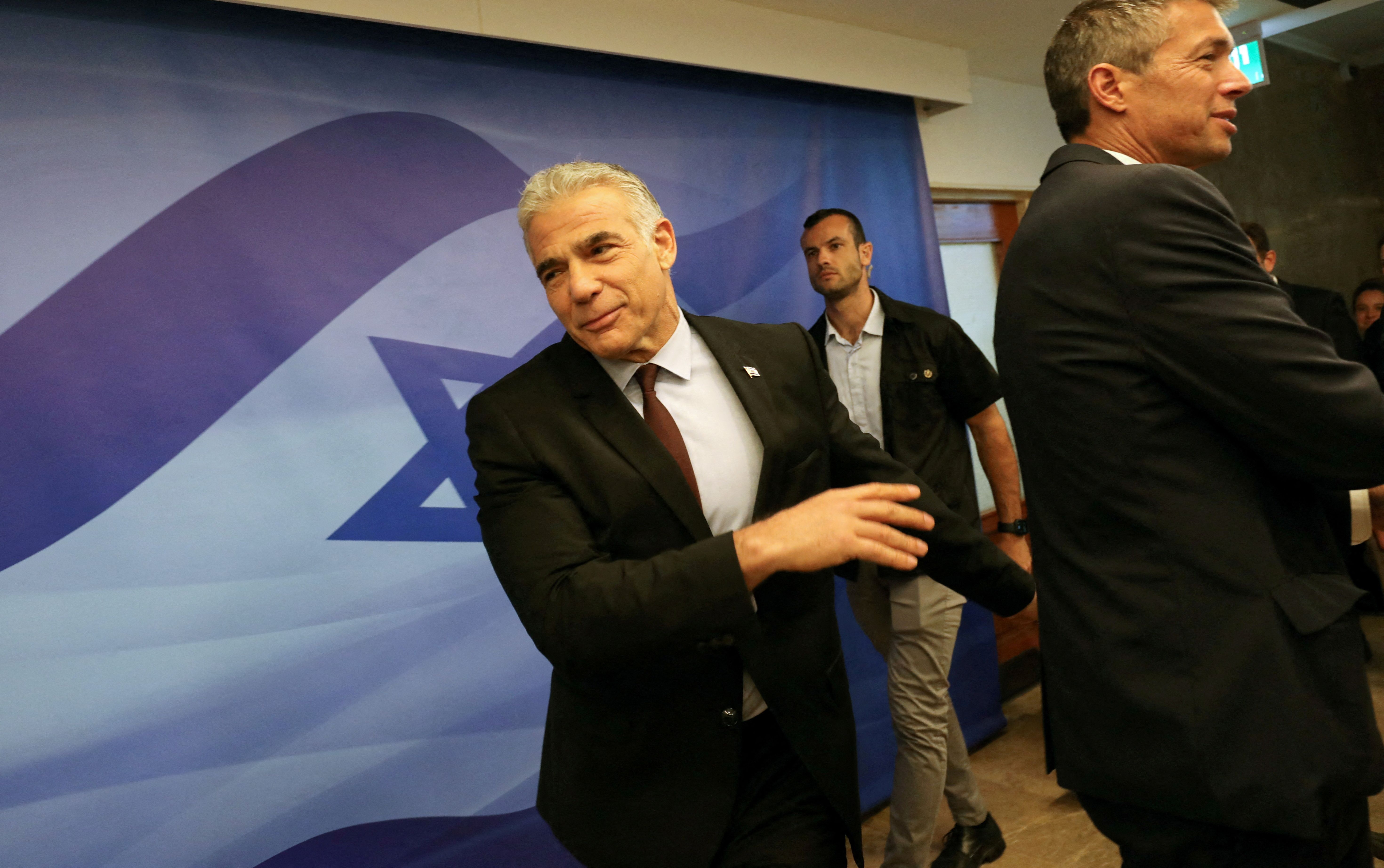 لاپید پیش از سفر به پاریس: نظر اسرائیل در مورد توافق با ایران برای جامعه بین‌الملل مهم است