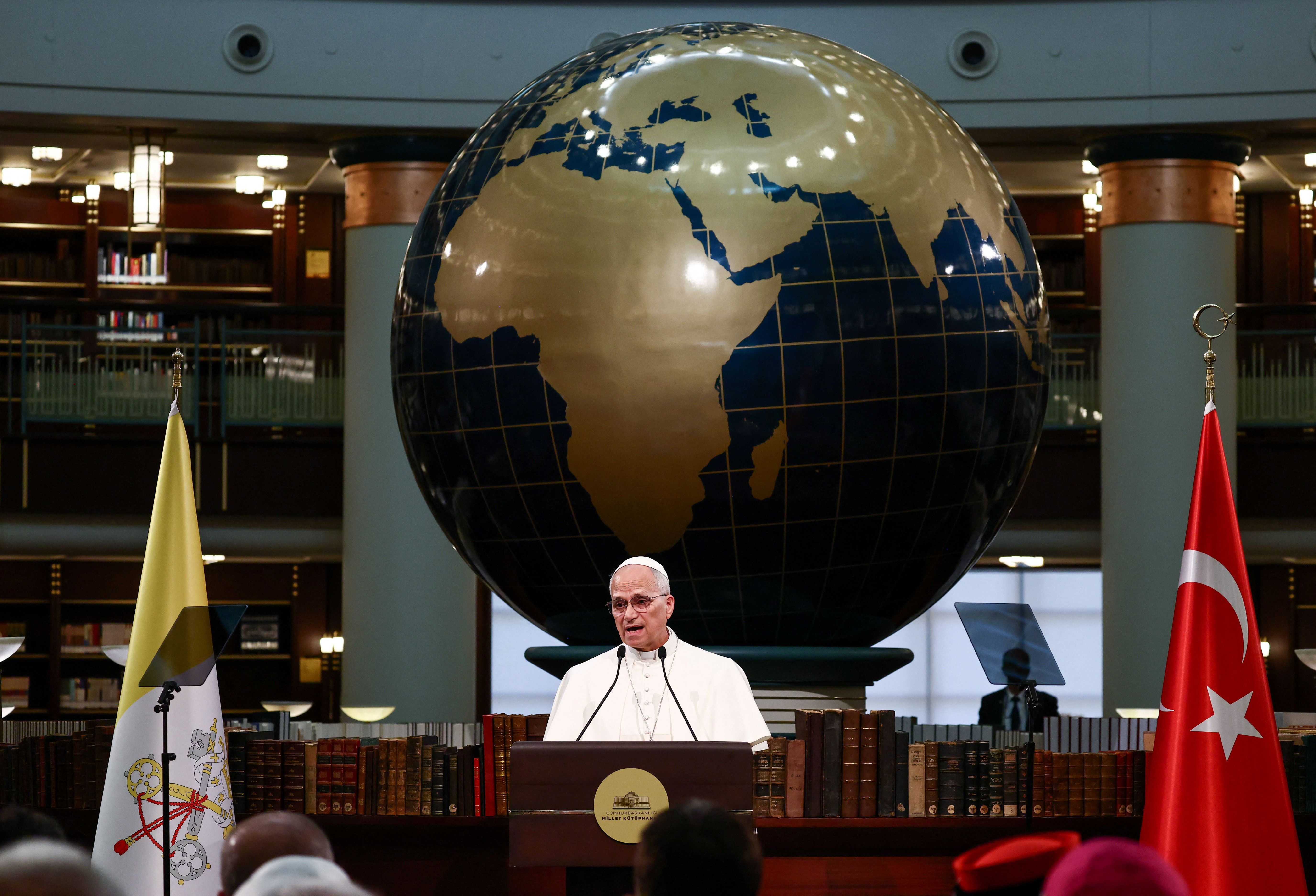 هشدار پاپ لئو در سفر به ترکیه: جنگ جهانی سوم به طور تکه‌تکه در حال وقوع است