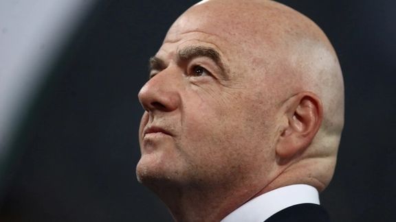 رییس فیفا ۴ سال دیگر در سمت خود ابقا شد