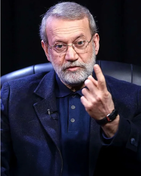 علي لاريجاني: اتصلت بي إسرائيل وأمهلتني 12 ساعة لمغادرة البلاد