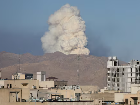 مقام اسرائیلی: اگر ایران با برچیدن برنامه اتمی موافقت کند حملات را متوقف میکنیم