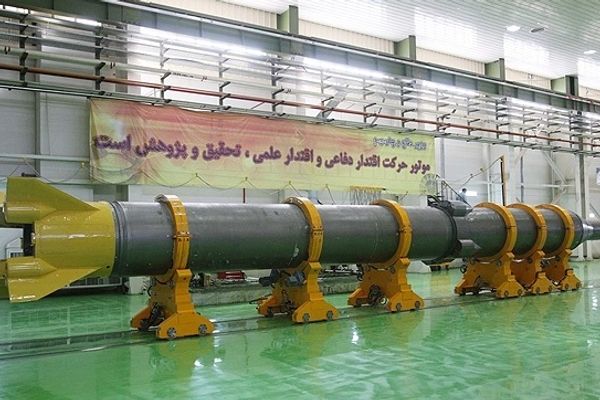 إيران تحت الضربات.. والدول الخليجية تحت الخطر