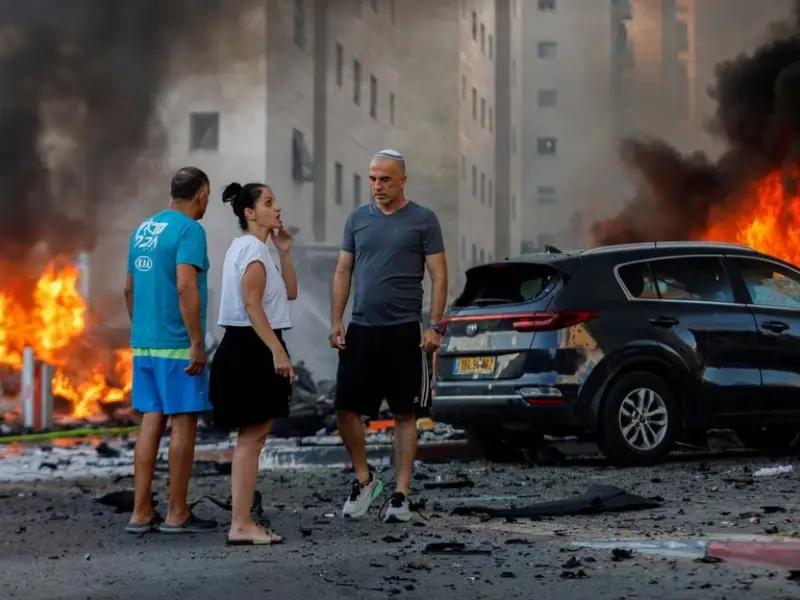 الدور الإيراني في غزة: مستشار خامنئي يعلن دعم طهران لحماس في الهجوم على إسرائيل