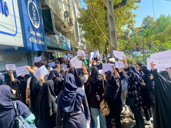 نامه رییس کمیسیون بهداشت مجلس به پزشکیان: اعتصابات فراگیر پرستاران ممکن است بحرانی شود