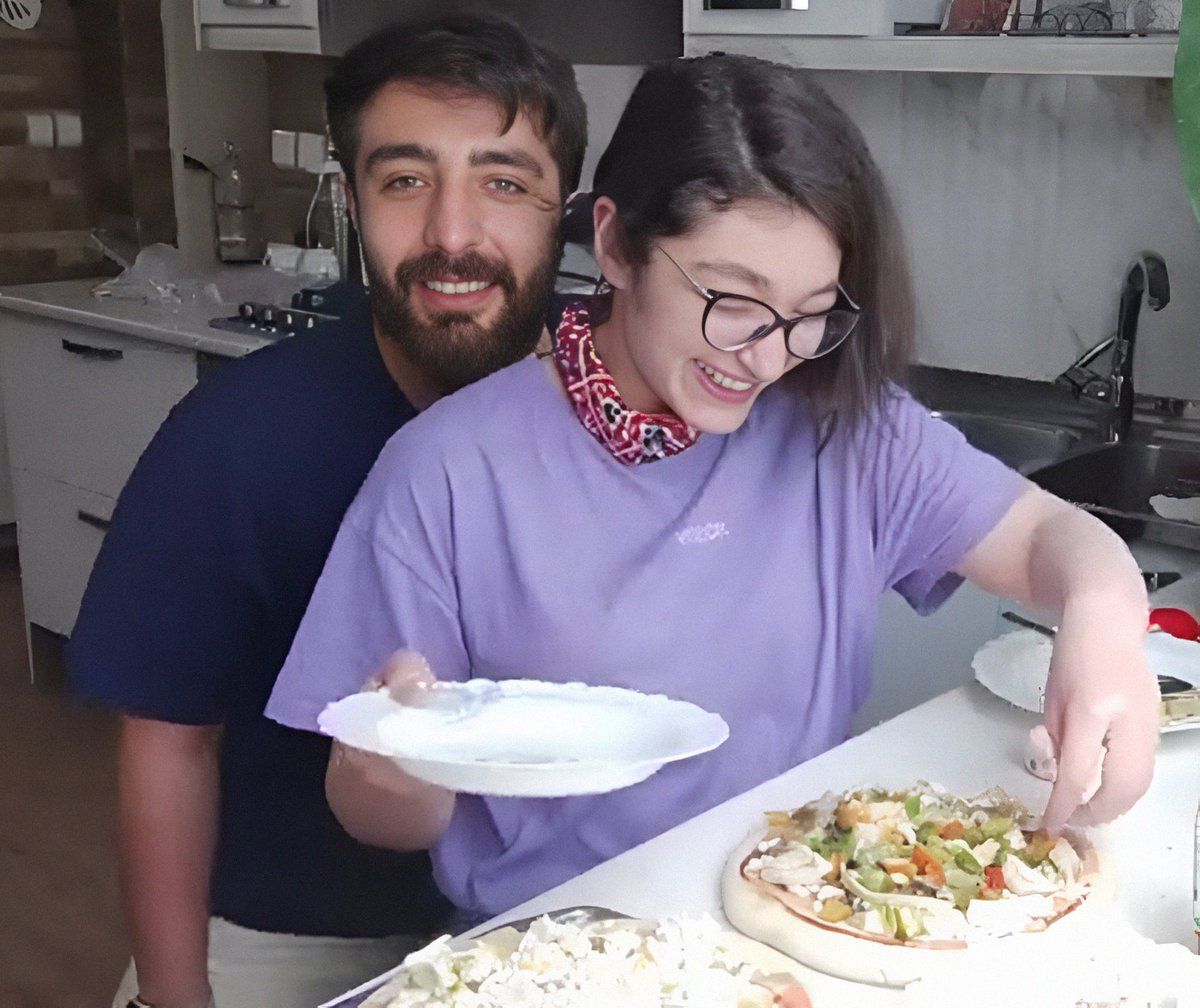 Sarina Esmailzadeh and her brother in one of her cooking posts