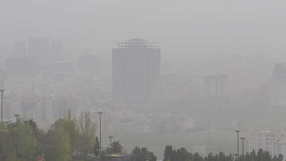 Pollution in Tehran in April 2022