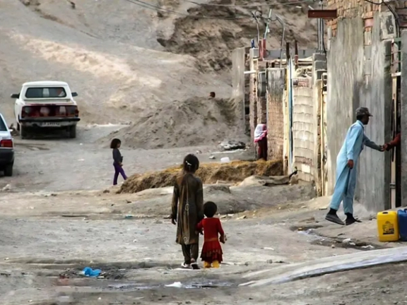 تفشي الفقر في بلوشستان إيران.. وأقل الأسر دخلاً تعيش في هذه المحافظة