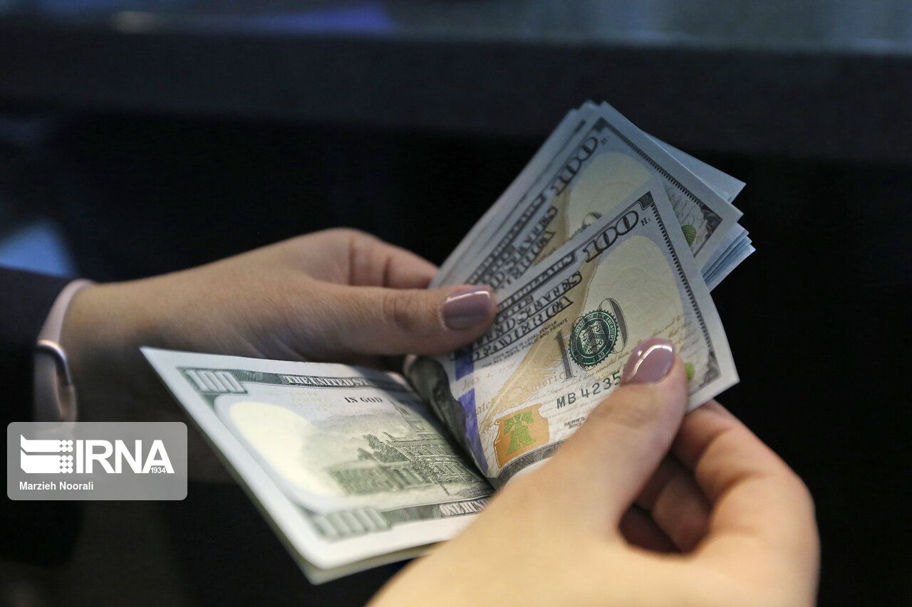 قیمت دلار آمریکا در ایران از مرز ۲۹ هزار تومان عبور کرد