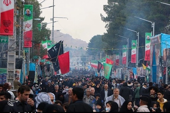 People at Kerman's cemetery to honor IRGC-Quds Force commander Qasem Soleimani, who was killed in 2020