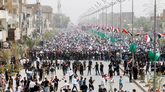 Iraq’s Influential Cleric Warns Against Foreign Interventions