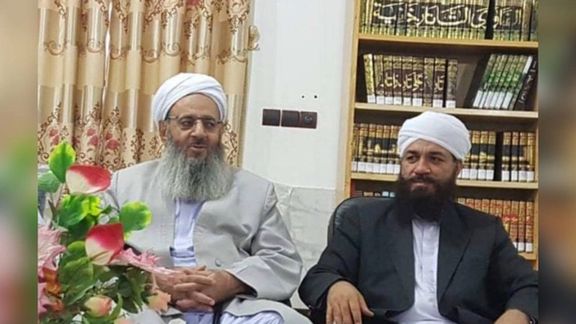 Sunni leader Mowlavi Abdolhamid (left) and his aide Mowlavi Abdolmajid Morad-Zehi (file photo)