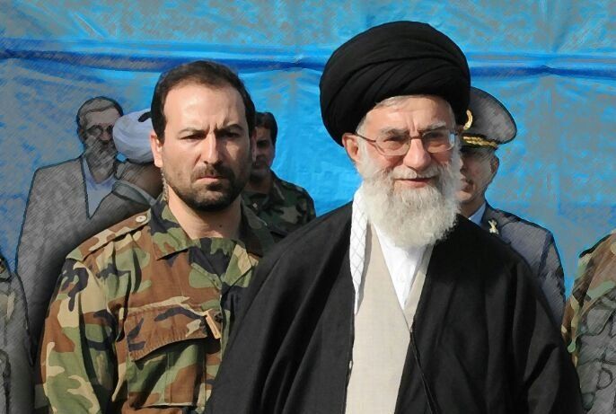 حسن اکبری و علی خامنه‌ای