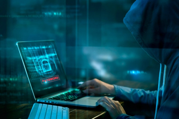 تقرير لـ"ديلي بيست" عن الفخ الاستخباراتي الإيراني عبر مواقع مزورة