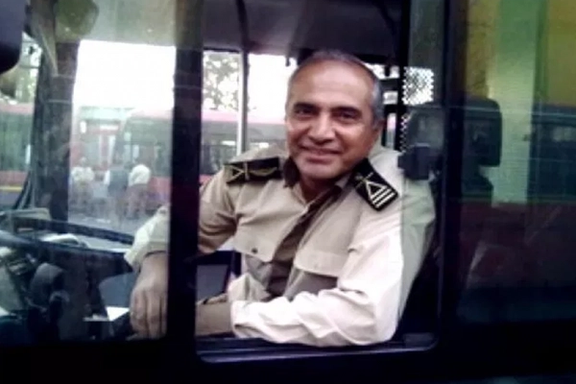 سندیکای کارگران شرکت واحد: اعزام داود رضوی به بیمارستان بهدلیل نپوشیدن لباس زندان لغو شد