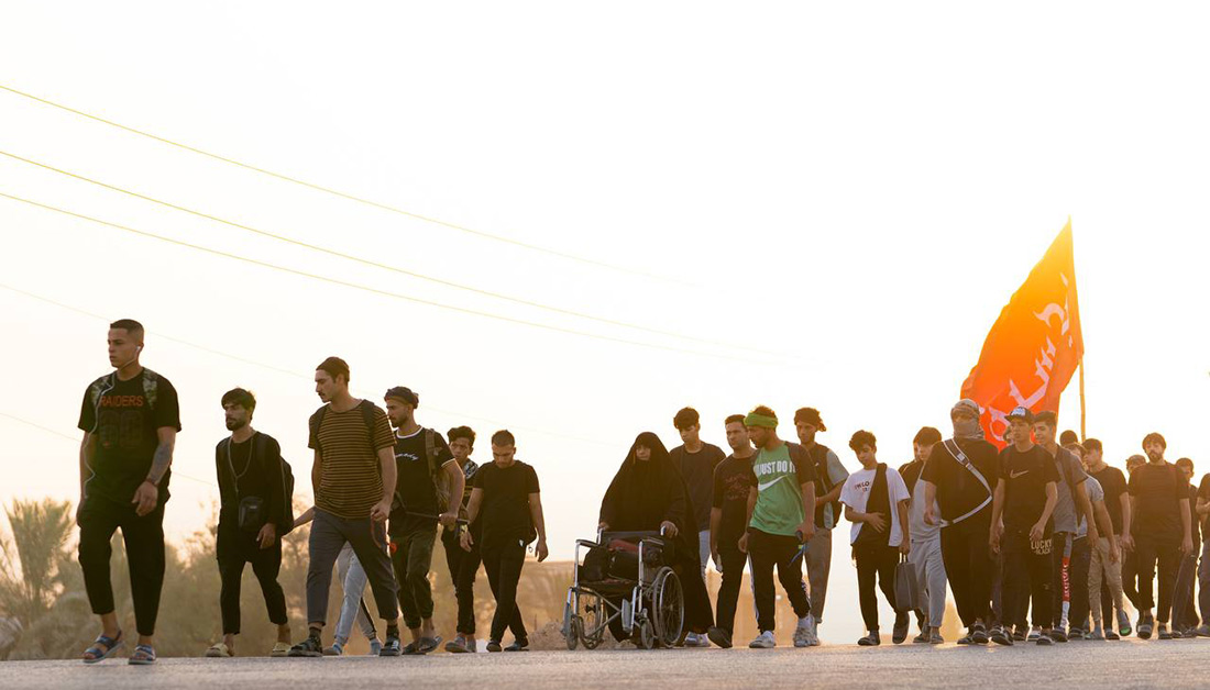 A group of Iranian pilgrims of Arbaeen on their way to the Iraqi city of Karbala (September 2022) 