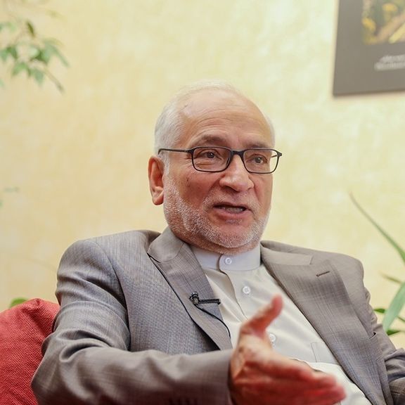 ناشط سياسي إيراني: حان وقت إنهاء العداء مع الولايات المتحدة بقيادة ترامب