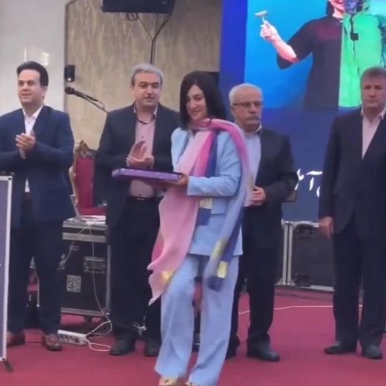 Iranian Doctor Loses Medical Licence For Not Wearing Headscarf