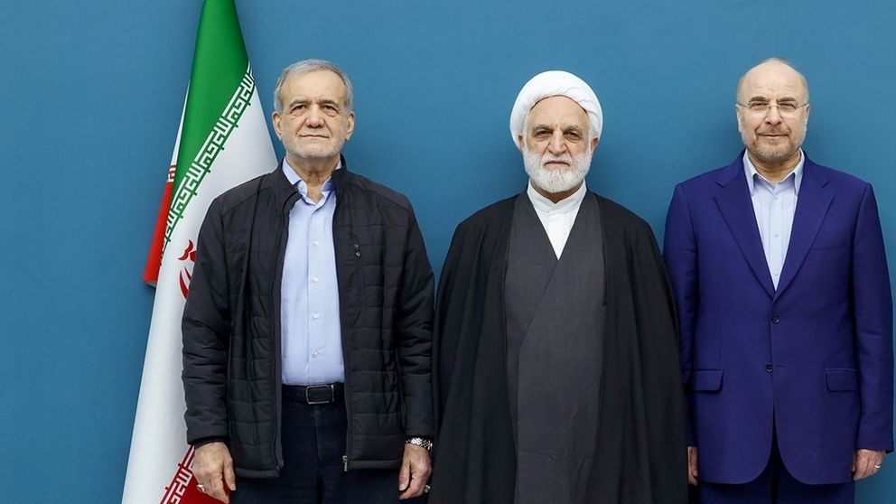 با مصوبه سران سه قوه قرار است ۵۰ هزار تن سیب‌زمینی از پاکستان و ترکیه برای کنترل بازار وارد شود. این در حالیست که پیشتش حدود ۶ برابر این مقدار از کشور سیب‌زمینی به کشورهای جهان، از جمله ترکیه و پاکستان صادر شده است.