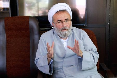 مسیح مهاجری خطاب به ابراهیم رئیسی: استعفا کنید تا افراد کاردان ایران را از گرداب نجات دهند