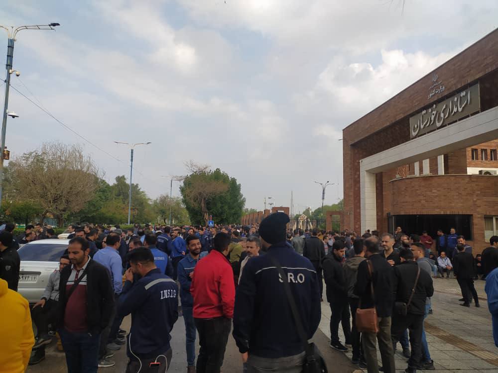 مظاهرات عمالية في إيران والإضرابات توقف عمل بعض الشركات الكبرى في الأهواز