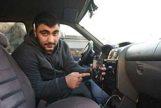 قهرمان کشتی فرنگی جهان راننده تاکسی اینترنتی شد