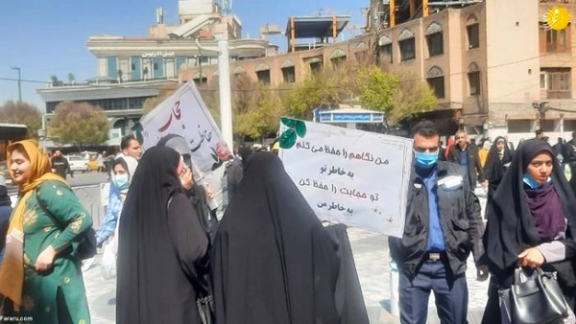 یک شهروند در مشهد به دلیل حمایت از همسرش در مقابل «آمر به معروف» به ۱۶ ماه حبس محکوم شد