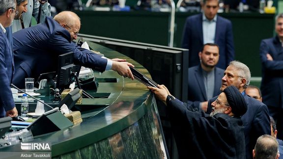 Iran Extends An Outdated Development Plan Instead Of A New One