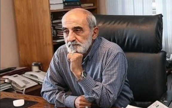 شریعتمداری: ترامپ مذاکره را به بازی گرفته است