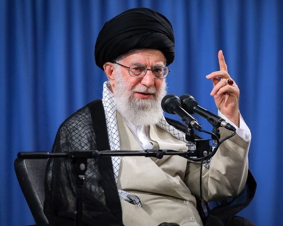 المرشد الإيراني يزعم وجود خطة أميركية لتغير النظام.. ويطلب من الجيش منع انهياره