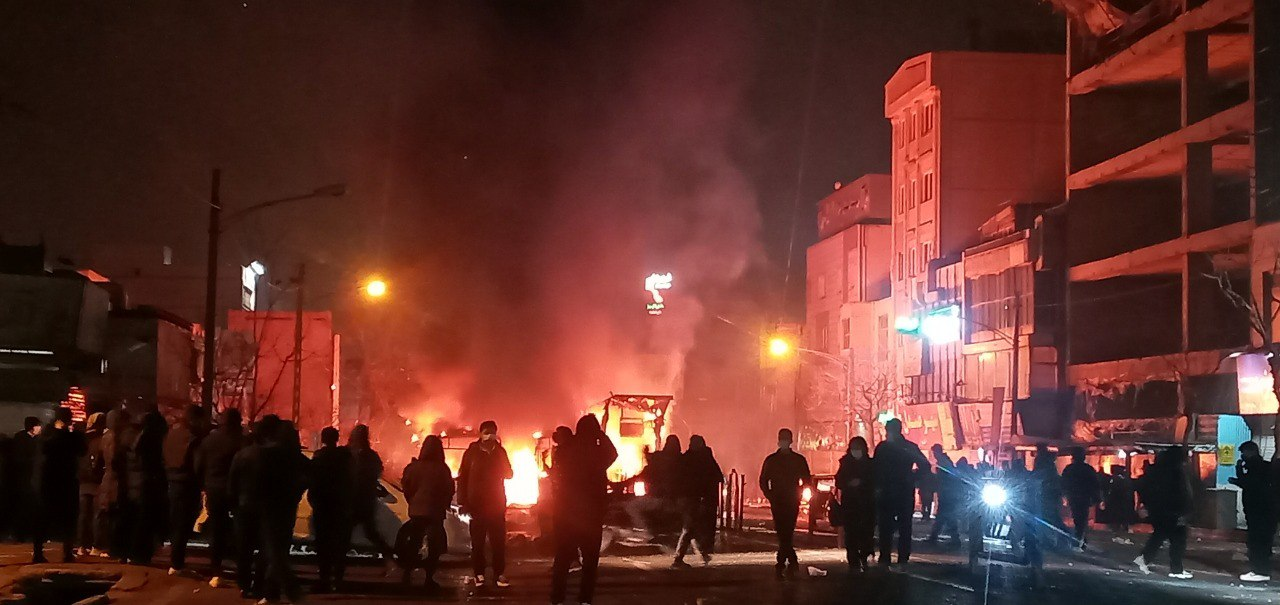 یک عضو کادر درمان: حکومت در اعتراضات اجازه نمی‌داد مجروحان را پذیرش کنیم