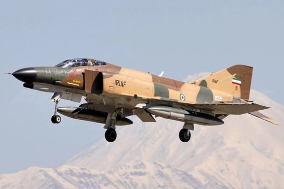 An Iranian Phantom fighter-bomber in military drills. November 7, 2021