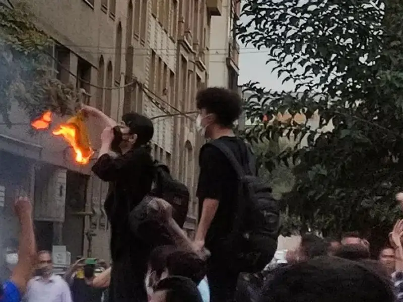 تصویری از حضور نیکا شاکرمی در خیزش انقلابی «زن، زندگی، آزادی»