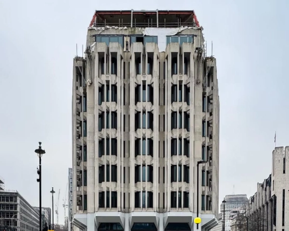 محكمة بريطانية تقضي بمصادرة مبنى تابع لشركة النفط الوطنية الإيرانية في لندن لصالح الإمارات