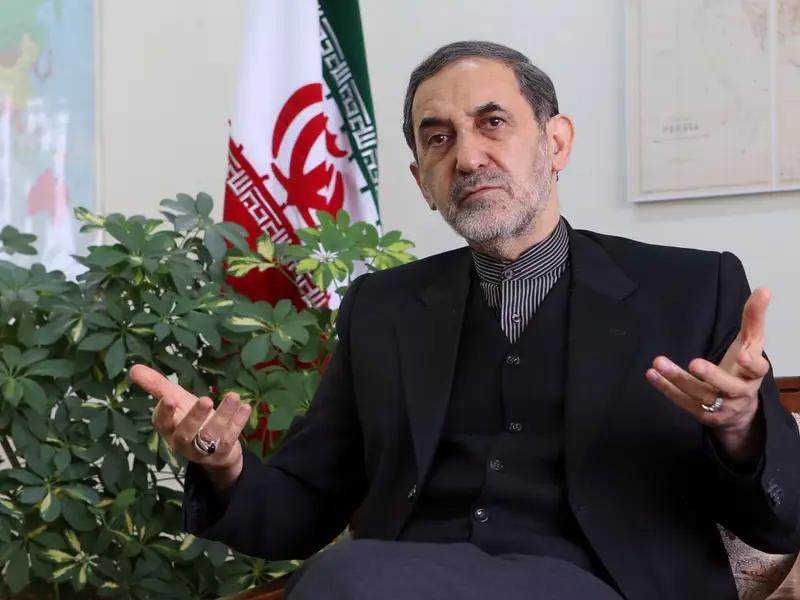 مسشار خامنئي يهاجم روسيا بسبب موقفها تجاه الجزر الثلاث المتنازع عليها بين إيران والإمارات