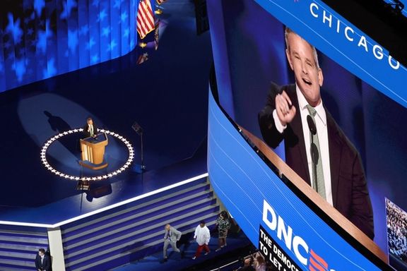 کینزینگر، قانونگذار جمهوریخواه، در گردهمایی دموکراتها از ترامپ انتقاد کرد