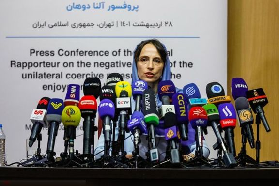 Alena Douhani giving a press conference in Tehran on May 18, 2022